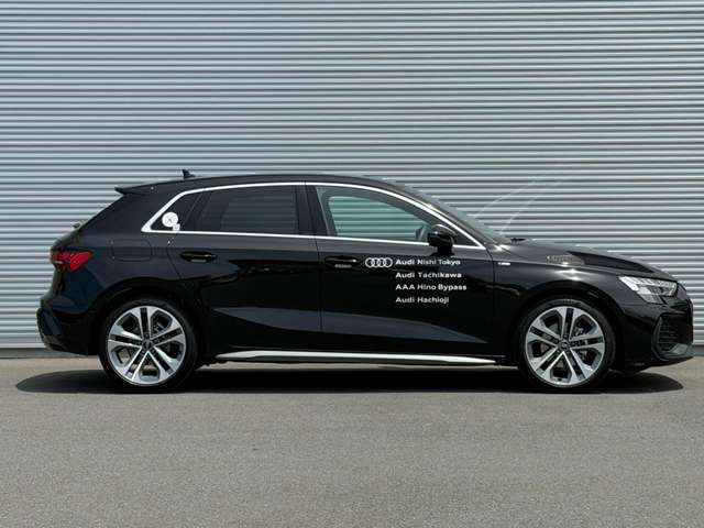 アウディ A3スポーツバック 30 TFSI Sライン の中古車詳細 (10,000km