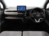 ◆インテリアパネル◆視界広々で非常に運転しやすくロングドライブでも疲れを感じさせないすっきりとまとまったインパネ周りです。