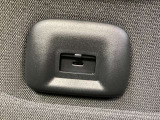 フロントシート背もたれにUSB電源ポートがあります