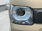 LEDヘッドライトは、点灯の瞬間から最大光量を発揮し、突然暗くなるトンネルなどでの安定感を高めます。