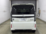 納車時には安全かつ安心してお乗り頂けるようホンダ専門知識を持つ整備スタッフが点検・整備・装備も説明をしてお渡ししております。
