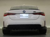 BMWのお車は、走行の安定性とコーナリングの良さを追求し、思い通りにハンドルの操作可能です。試乗車もご用意しておりますので、ぜひ&ldquo;駆け抜ける歓びをご体感ください!