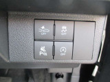 毎日の運転に安心をもたらす充実の安全装備。各種スイッチ類も運転席周りに使いやすく配置されています。