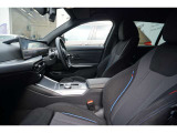 疲れにくいと評判のBMWのシートは一度座るとその良さがわかります☆お問合せ(0078-6002-613077)迄お待ちしております。大阪府吹田市芳野町5-55 毎水曜、第二・第三火曜日定休 営業時間10:00〜18:00