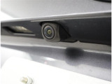 バックカメラが付いているので後方確認が非常にしやすいです。今や運転初心者も熟練者も必須装備!ついていて損はないですね♪