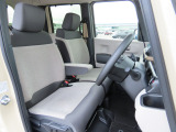 運転席の高さを変更できるので、体格に合わせた位置で運転できます!