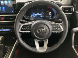 左右にステアリングスイッチが付いております。