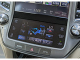 使いやすさや安全性を追求したステアリング周り!高級車ゆえにスイッチ類が多いのも特徴ですね!考え尽くされた配置ですぐに使いこなす事が出来ますのでご安心下さい!是非、体感してみて下さい!!