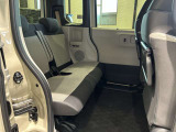 後部座席も大きく乗り降りしやすく、長時間の運転でも快適に過ごすことができます!