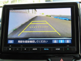 リアワイドカメラシステム!従来の視野に加えて、後方側方を約180&deg;まで見えるワイドビューと、後方を真上から見たような視野で駐車時などに便利なトップダウンビューの3つの視野があります!