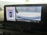 周囲の状況が分かるアラウンドビューモニター搭載。苦手な縦列駐車もこれがあれば安心ですね。