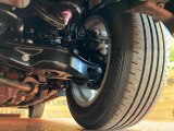 お車を安心してお乗りいただく為には、足回りの定期点検が欠かせません。サービスサポート(有償保証)では無料点検もご提供しており、安心のカーライフをお過ごしいただけるサポート体制が整っています。