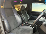 運転席も広々としており運転しやすい環境を実現しています☆
