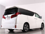 当店では、厳選された車両のみ展示しております。アルファード・ヴェルファイアに特化した専門店ならではの豊富な在庫の中から、お気に入りの一台をお探しください!