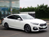 BMW在庫保有台数常時100台以上!ご来店の際はBMW本店(厚木市下荻野140-1)にご来店ください!弊社自慢の全天候型ショールーム!BMW在庫保有台数常時100台以上ございます!