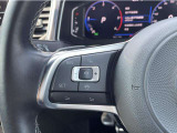 アダプティブクルーズコントロールやレーンアシストの設定をします。高速道路では前車と一定の距離を保ちフロントガラス上部に設置されたカメラがステアリングを自動で補正してくれる安全機能です。