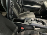 アームレスト付きです!運転の疲労を軽減してくれます♪
