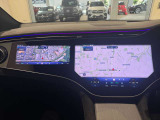 バックカメラにより駐車時の後方確認も楽にできます。