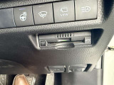 ビルトインETC車載器をスマートに装備。高速道路の料金所もキャッシュレスでスムーズに通過可能です。