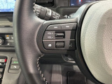 ステアリングにオーディオ操作スイッチが付いています。オーディオ画面に直接タッチしなくても操作が出来ますので、運転に集中できます。