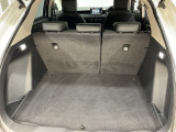 広々としたカーゴスペース。週末のお買い物や長期旅行のたくさんの荷物も積載できます。