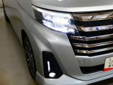 LEDヘッドライトです。デザイン性がよくとても明るいので、夜間の走行や悪天候でも安心です。しかも長寿命!