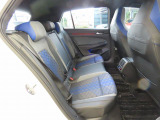 ISOFIX(イソフィックス)基準適合チャイルドシート固定装置!!安心楽々で対応チャイルドシートが取付できます。