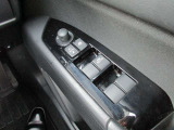 ドアミラーもAUTOで格納とっても便利です♪運転席ウインドー操作もオート機能を採用しております♪