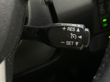 【クルーズコントロール】高速道路もラクラク走行。アクセルを離しても一定速度で走行ができ、長距離運転時の負担を軽減!加速・減速も簡単なスイッチ操作で調整できます。