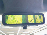 【デジタルインナーミラー】後席の大きな荷物や同乗者で後方が確認しづらい時でも安心!カメラが撮影した車両後方の映像をルームミラー内に表示。クリアな視界で状況の確認が可能です!