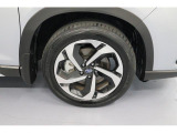 225/55R18のタイヤサイズです。