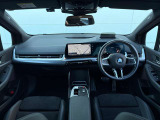 BMW専門のメカニックが、100項目にも上るポイントを徹底的にチェック。交換基準に達した部品があれば、弊社負担にて交換後、お客様へご納車致します。