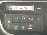 【リアオートエアコン】広い後部座席には必須の機能!風量や温度を自動で調整し前席と同様な車内環境にしてくれるリアオートエアコンを装備。夏の暑さも冬の寒さもストレスなく快適にお過ごしいただけます♪