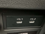 前席USB電源です。