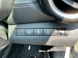 運転席の右側に各種スイッチがまとめられています。