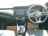 操作しやすい運転席廻り!操作パネルも使いやすい!!ドライブが楽しくなります!