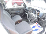 運転席の写真となっております。