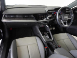 Audiのインテリアはエクステリア同様、優れたデザイン性とクオリティ、そして機能性を兼ね備えております。