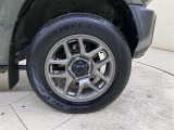 純正アルミホイール付きです。タイヤサイズは175/80R16になります。