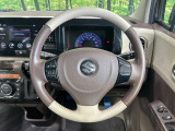 【純正革巻きステアリング】上質な革を使用することで、手にしっかり馴染みとても運転しやすいハンドルです♪