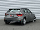 日本全国ご自宅前までご納車致します。陸送会社のプロフェッショナルが全国のご自宅前までしっかりと安全にお車をお持ち致します。