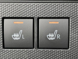 【シートヒーター】シートを温めてくれる暖房機器です!長時間座っていると負担が掛かりやすい背中や腰、または冬場などの寒い日に冷えやすい脚部に快適なぬくもりを伝えます。