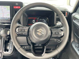 洗練された運転席周り。車を操る楽しさを満喫してもらえます。