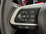 運転中、オーディオの操作をしてて、ハッとしたことはありませんか?ステアリングスイッチは、運転中でもハンドルでオーディオの操作が可能です。安全なドライブをサポートします。