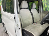 運転席シート廻りは使用感も少なく、良好な状態となっています。丁寧に使われていたことがよくわかりますね。