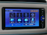 純正ナビが装着されており、CD・DVD再生・フルセグTVを見ることができるので快適にドライブを楽しめます。