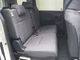 ゆとりある広々とした車内空間は、ドライブを始め買い物やレジャーなど、幅広く活躍します。一人でもみんなとでもお出かけを楽しみましょう!