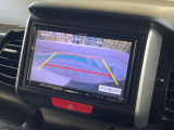 【バックカメラ】駐車時に後方がリアルタイム映像で確認できます。大型商業施設や立体駐車場での駐車時や、夜間のバック時に大活躍!運転スキルに関わらず、今や必須となった装備のひとつです!