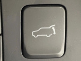 【パワーバックドア】スマートキーや運転席のボタンを押すだけでリアゲートが自動で開閉します!荷物を持っている時や、高い位置にあるバックドアを閉める際に便利な機能です♪