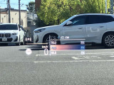 人気のヘッドアップディスプレイ!現在の車速、ナビゲーション・システムによるルート案内の矢印表示、チェック・コントロール、前車接近警告など、さまざまな情報をドライバーの視界内に直接表示いたします!